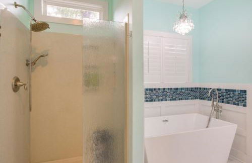 Lakefront Home with Hot Tub and Dock in Cross Hill! - Foto 20