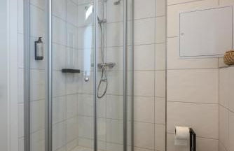 maremar - Design Apartment - Luxus Boxspringbett - Zentral - Küche - Arbeitsplatz - Highspeed WLAN - Foto 15