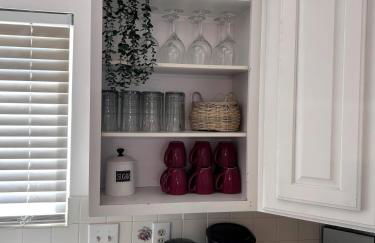 Luxury 6BR Retreat Firepit Foosball Backyard - Foto 19