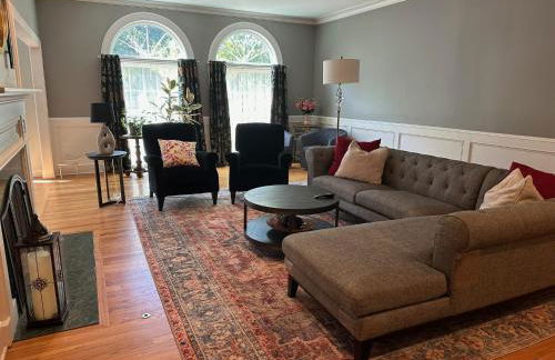 World Cup Ready - Spacious 5-Bedroom Home with Pool, Hot Tub, and Outdoor TV - Foto 18