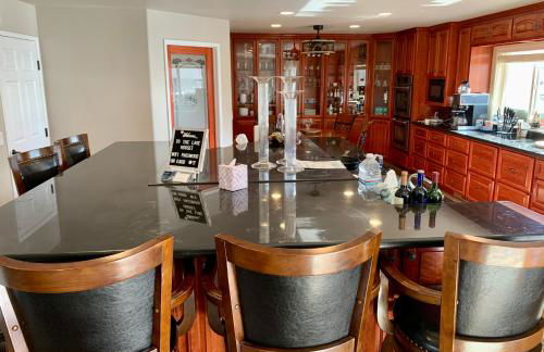 Stunning 3,400 sq ft Lake House w Boat Dock, Sauna, Steam Shower, and More - Foto 32