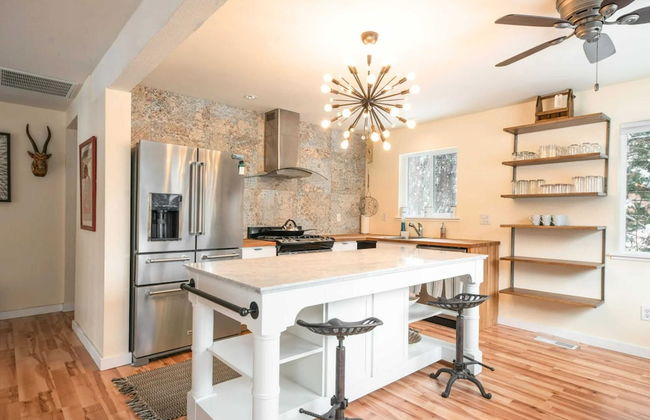 Alpine Bay by Avantstay 5mins To Diamond Peak Skiing w/ Expansive Deck - Foto 4