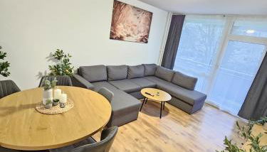 Large Central Apartment - MODERN & Fully Equipped - near fair - Foto 2