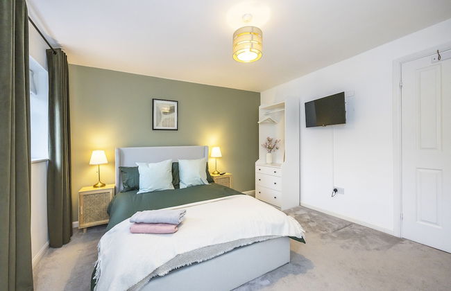 The Lake Hub - Photo 2