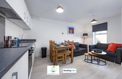 Cosy Retreat By Green Haven Escapes Short Lets & Serviced Accommodation Seacroft With Free Off-Street Parking & Pet-Friendly - Photo 8