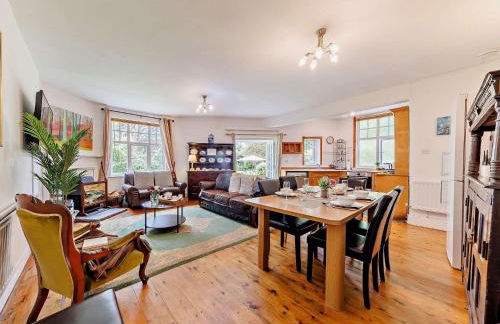 3 Bed in Cemmaes 93080 - Photo 3