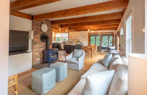 Pool and Screened Deck! Home 2 Mi to Mashpee Commons - Foto 5