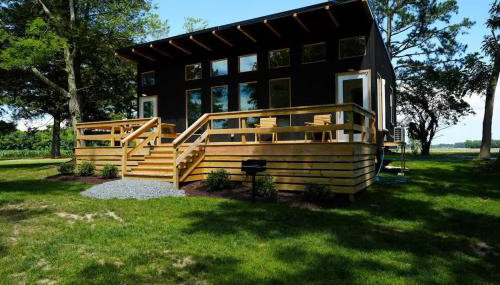 Luxe 2BR Cabin with Deck and Creek View - Working Farm - Foto 4, Garden, Garden view