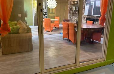 Alicia Alibi vintage Vegas pool house - Foto 46