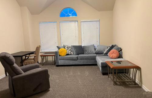 Spacious 6BR Home Sleeps 12 with Game Room near PGA Frisco and Universal Kids - Foto 2