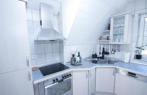 ALFA Stuttgart 3Zi-Maisonette 6 Personen Zuffenhausen nahe Porsche & Bosch l WIFI & SmartTV I 3BR 4 Beds I Kitchen I Bathroom & WC - Foto 26