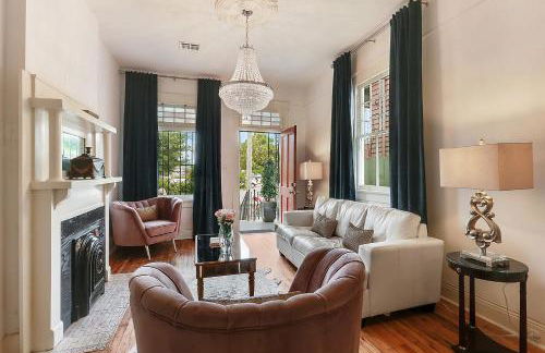 Elegant Renovated House With Relaxing Courtyard - Near FQ - Foto 8