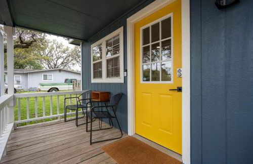 NEW! The Yellow Door- Downtown Wimberley w/ River Access - Foto 14