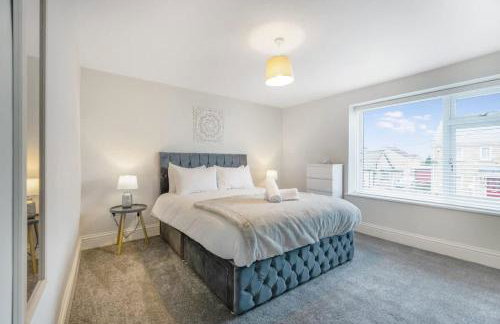 NEW! Stunning 2-Bed Home by Stay With Us, Ideal for Families, Sleeps 4! - Foto 3