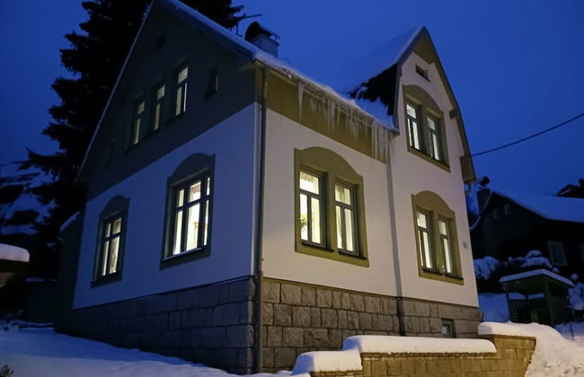 Beautiful Villa With Comfort - Photo 25