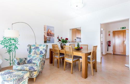 Lovely 2 bedroom apartment including pool, stunning ocean views & beach closeby - Foto 6
