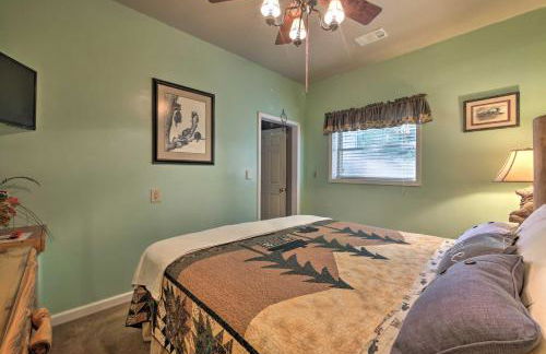 Tenn River Cabin with Hot Tub - 10 Mi to Chattanooga - Foto 12