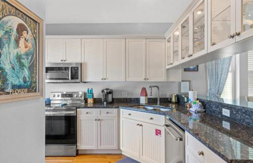 Seafoam – Beautiful 3BR Home with Heated Private Pool - 4 Min Walk to Beach! - Foto 25