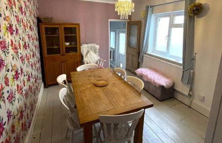 Charming cottage retreat with garden - sleeps 12 - Foto 13