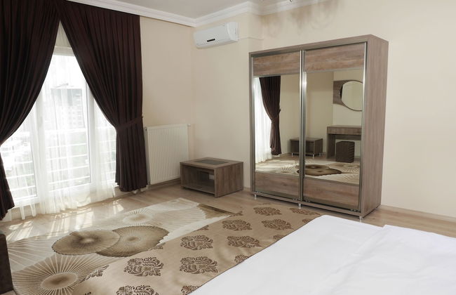 Royal Life Residence - Photo 9