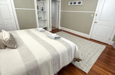 Bright 2BR by the Beach & Near Historic Salem - Foto 5