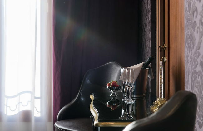 Locanda Leon Bianco on the Grand Canal - Photo 8