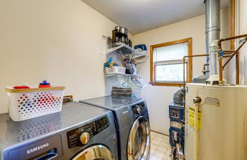 Walk to Owasco Lake Auburn Home with Hot Tub - Foto 19