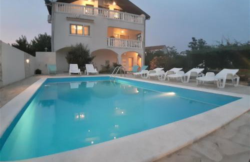 Apartments"Nika" with private pool - Foto 1