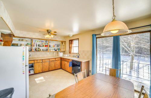 Outdoor Paradise Spacious Wisconsin Family Home - Foto 9