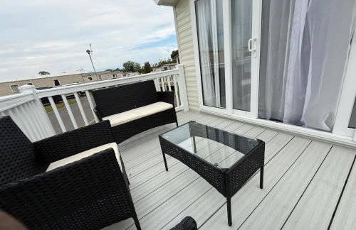 LuxeHaven at Tattershall Lakes Park with Hot Tub - Foto 7