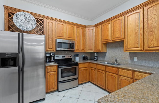 Modern Ground flr Condo 1/2 Block to Beach w Pool! - Foto 8