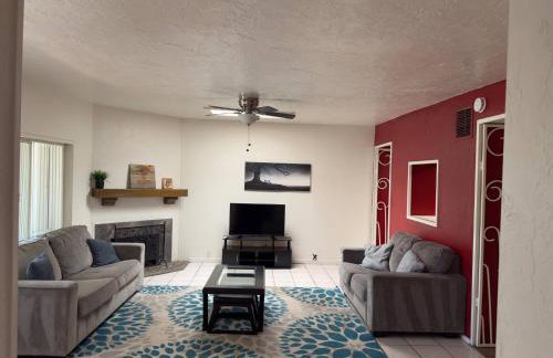 Fantastic 4 Bedroom in a Great Area - Foto 29