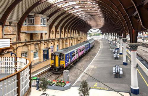 42 is the Answer- Stunning York townhouse appearing on TV Holiday Home Show - Foto 32