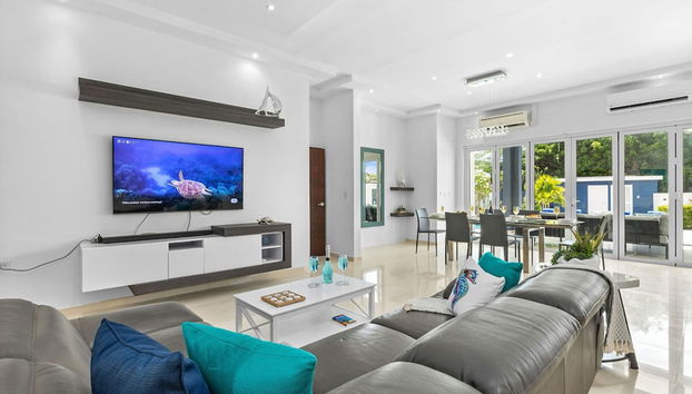 Modern Spacious 4br3ba w Pool Close to Beach - Foto 2, Habitación