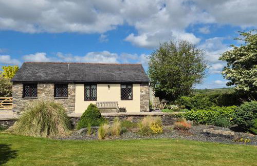 Lovely Little Garden Cottage, Tamar Valley, Cornwall - Photo 2