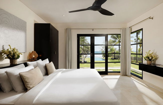 Black Beach Villa - Absolute Beachfront - Photo 14