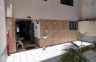 Seu Apto Praia da Costa 2 Sala Quarto Banheiro 1 Cama casal e 2 Camas Solteiro Econômico Local Excelente Ar Cond Frigobar Microondas Tv Todo Seu Centro - Foto 20