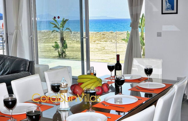 Blue - Beach Front Spectacular Villa Sleeps 10 - Foto 52