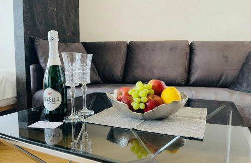 Royal Suite, 50 meters to Beach, 10th Floor, Panoramic View, Parking, Porta Mare Active & Spa - Foto 3