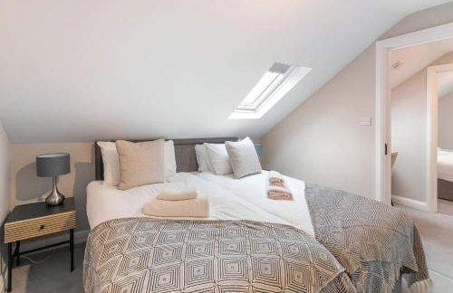 Earthy Elegance Stylish 4BR for Urban Escapes - Foto 12