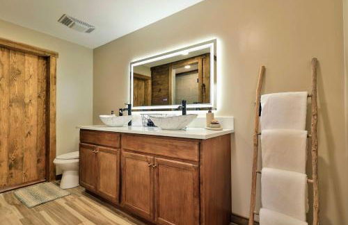 The Chariot - Creek Front with HotTub, Fire Pits, Billiards, EV Charger - Sandalwood Stays - Foto 43