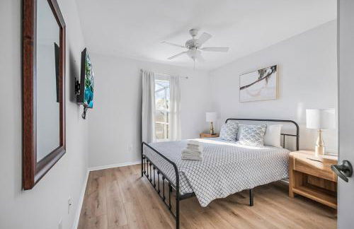 Disney-Close Lakefront Renovated 4BR Pool - Foto 35