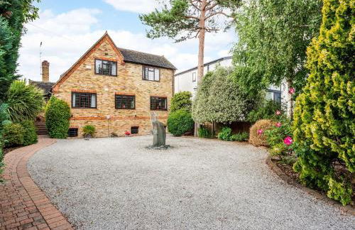 Riverside 4 Bedroom House Wraysbury Staines - Foto 33