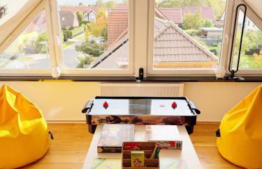 Luxuriöse Ferienvilla mit Garten, Gaming Zone & Netflix - Foto 25