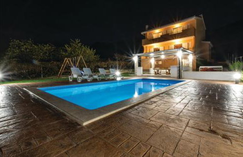 Three-Bedroom Apartment In Donja Ostrvica - Photo 19