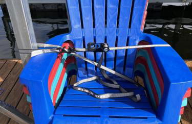 Paradise Point - 4BR Lakefront Haven Dock, Kayaks, & Cozy Firepit - Foto 13