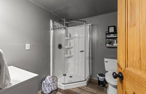 Private RRG Cabin with Game Room & Views - Foto 30