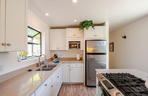 Charming Sonoma Cottage 2BD and 2BA Close to Plaza - Foto 16