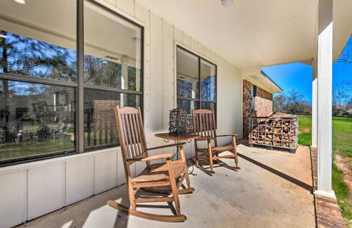 Green Acres Home with Fire Pit and Fishing Pond - Foto 26