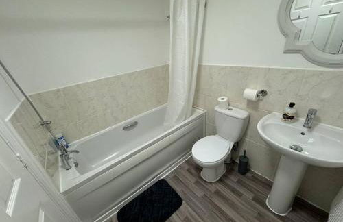 Modern TownHouse - 3 bed 2.5 bath 2 Private Gated Parking - Photo 16